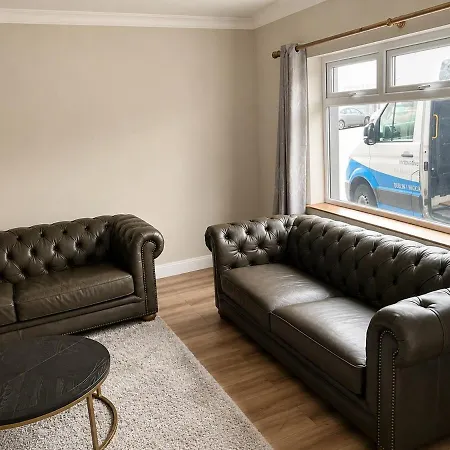 Spacious 5-bedroom Townhouse In * Thurles