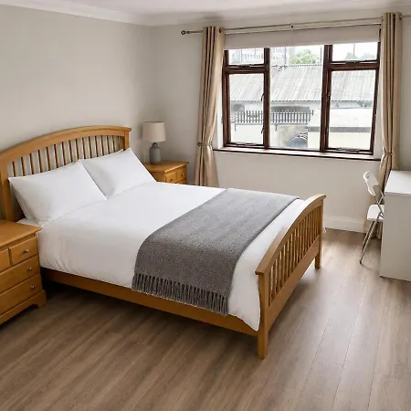Spacious 5-bedroom Townhouse In Apartment
