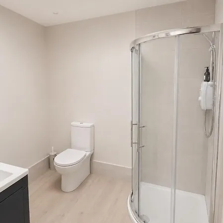 Spacious 5-bedroom Townhouse In Apartment Thurles
